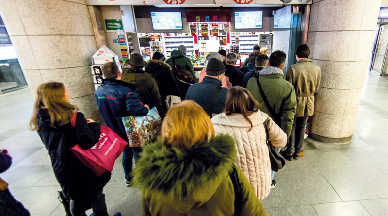 Lotto Mehrfachjackpots und damit verbundene hohe Gewinnsummen für den Sechser sorgen nach wie vor für hohes Interesse und mitunter Warteschlangen vor den Trafiken. © Achim Bieniek-Oesterreichische Lotterien