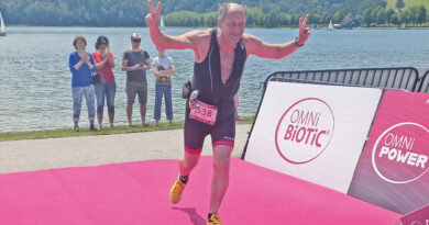 Ausdauer braucht es nicht nur als CEDT-Präsident, sondern auch beim Sport. Peter Schweinschwaller hier als Finisher beim Triathlon am Stubenberger See ... © Brigitte Schweinschwaller