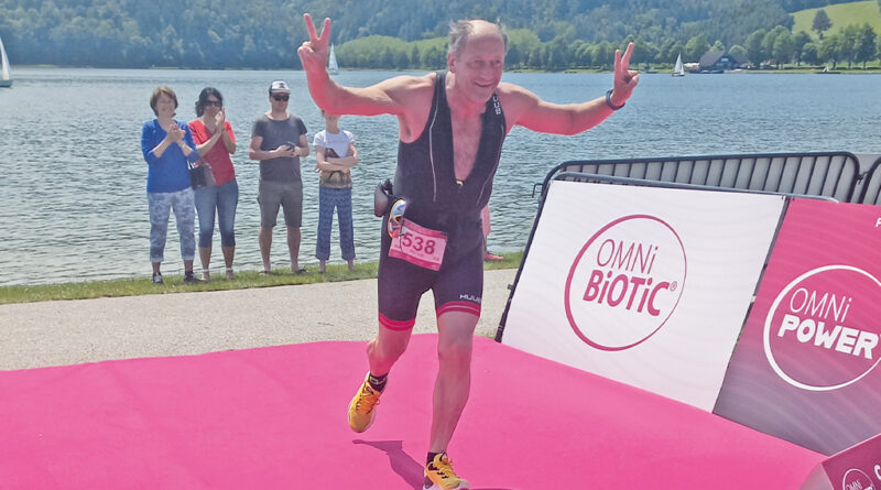 Ausdauer braucht es nicht nur als CEDT-Präsident, sondern auch beim Sport. Peter Schweinschwaller hier als Finisher beim Triathlon am Stubenberger See ... © Brigitte Schweinschwaller